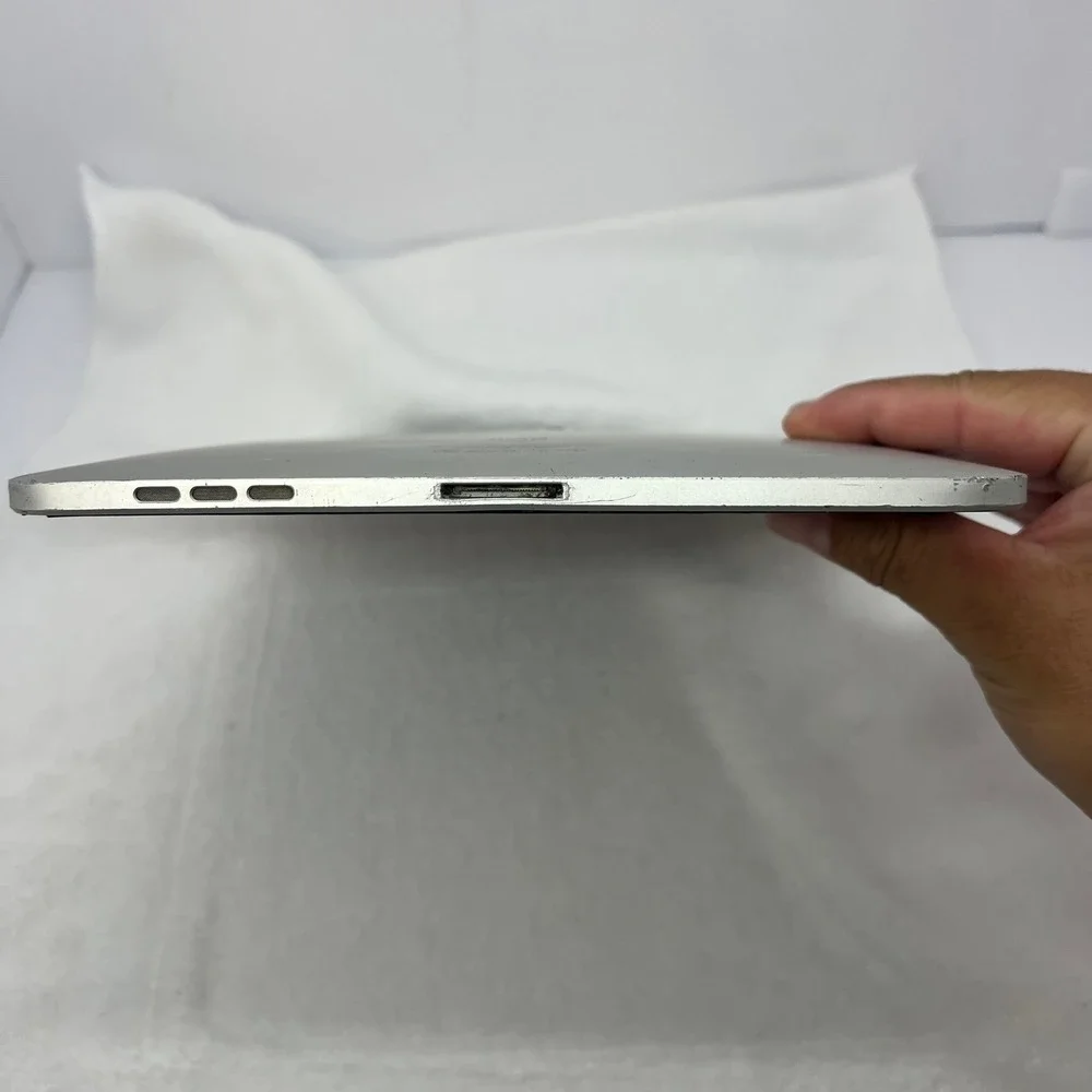 Apple iPad 1st Gen Tablet 32GB‎ Silver Fair Broken For Parts A1337 WiFi 3G Tech